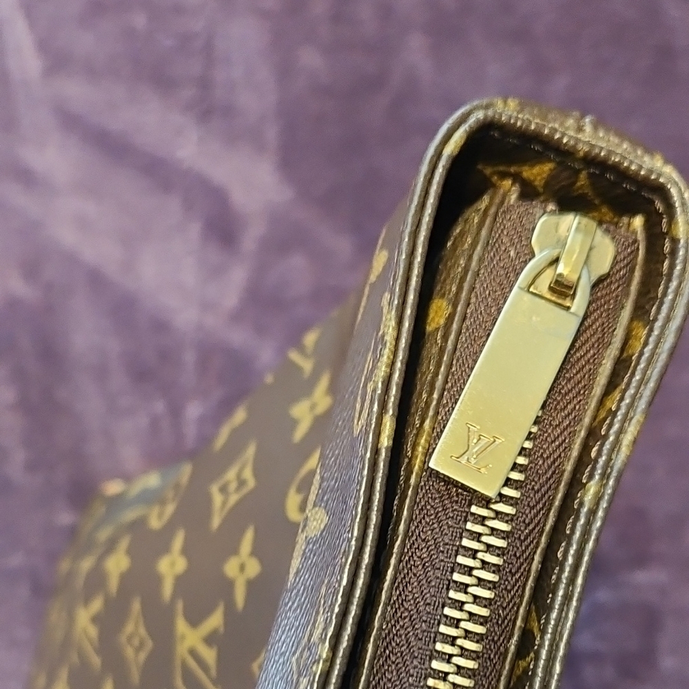 Louis Vuitton Monogram Canvas Tote in Brown and Tan - Picture 5 of 8